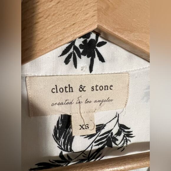 Cloth and stone Anthropologie white button down blouse palm tree pattern - Picture 3 of 4